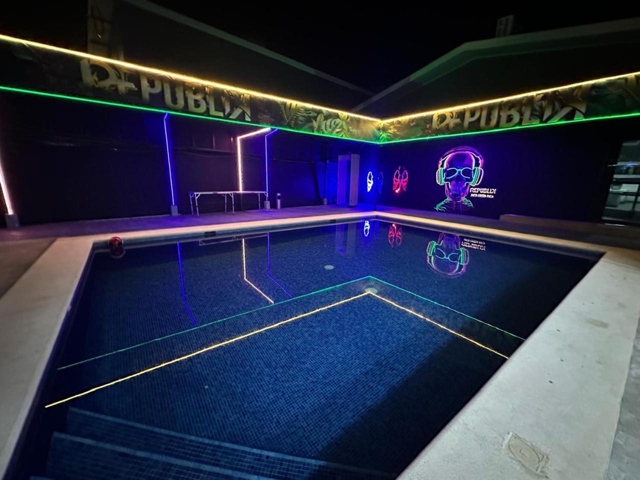 Republik Hotel, Bistro And Nightclub On Site Jaco Ngoại thất bức ảnh