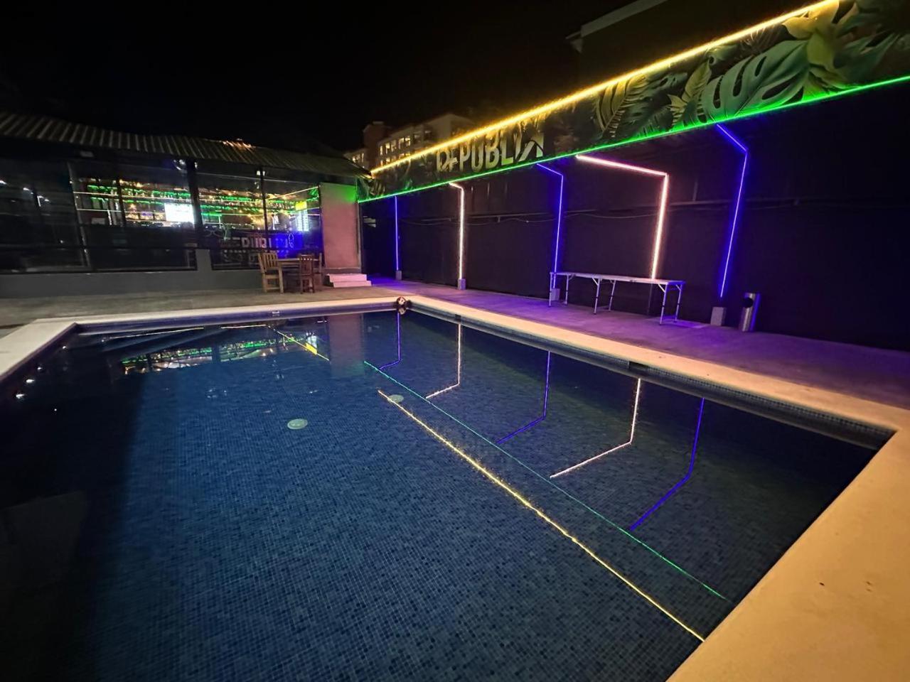 Republik Hotel, Bistro And Nightclub On Site Jaco Ngoại thất bức ảnh
