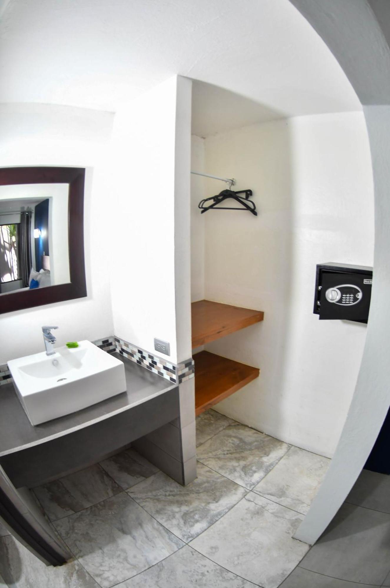 Republik Hotel, Bistro And Nightclub On Site Jaco Ngoại thất bức ảnh